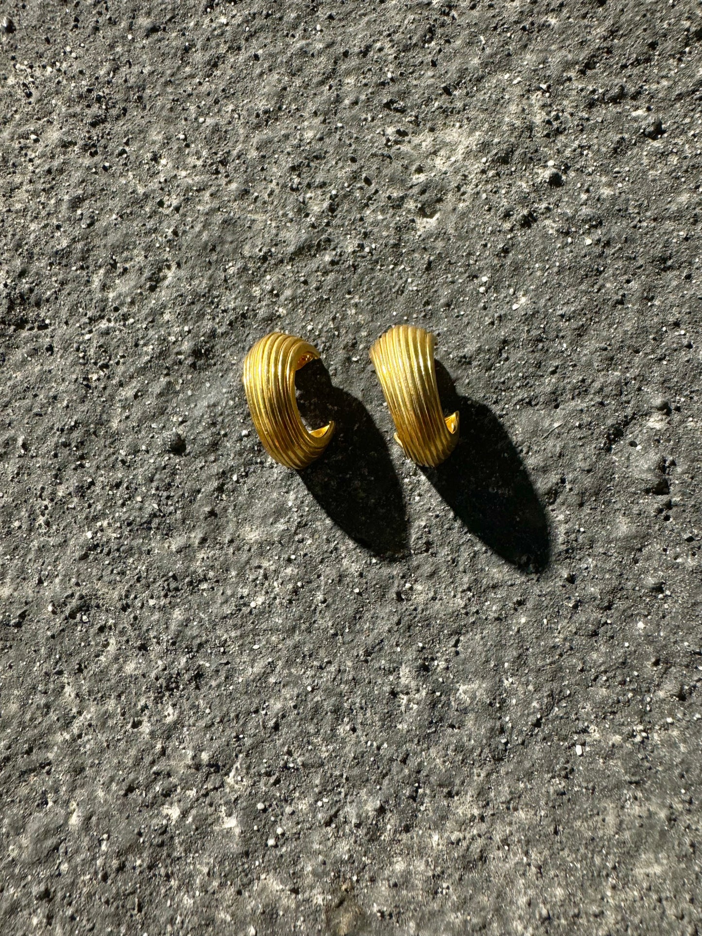 Gold Plated Earrings With Bomb Pattern